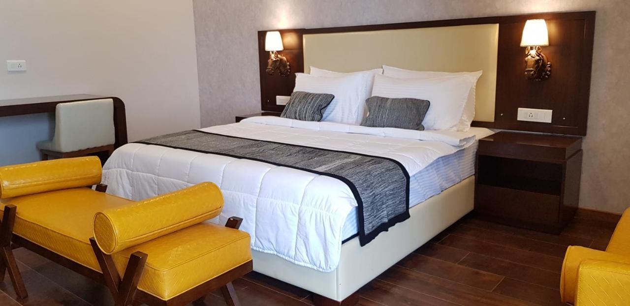 Hotel Mountain Trails Ooty Esterno foto