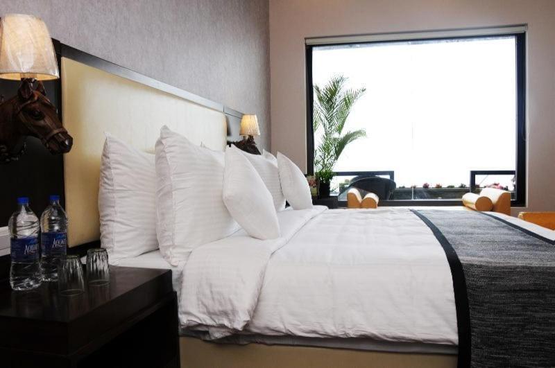 Hotel Mountain Trails Ooty Esterno foto