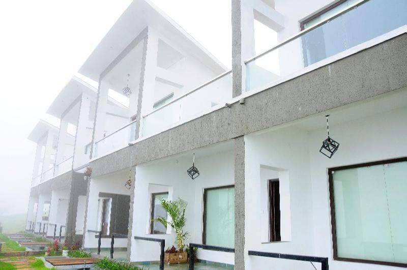 Hotel Mountain Trails Ooty Esterno foto